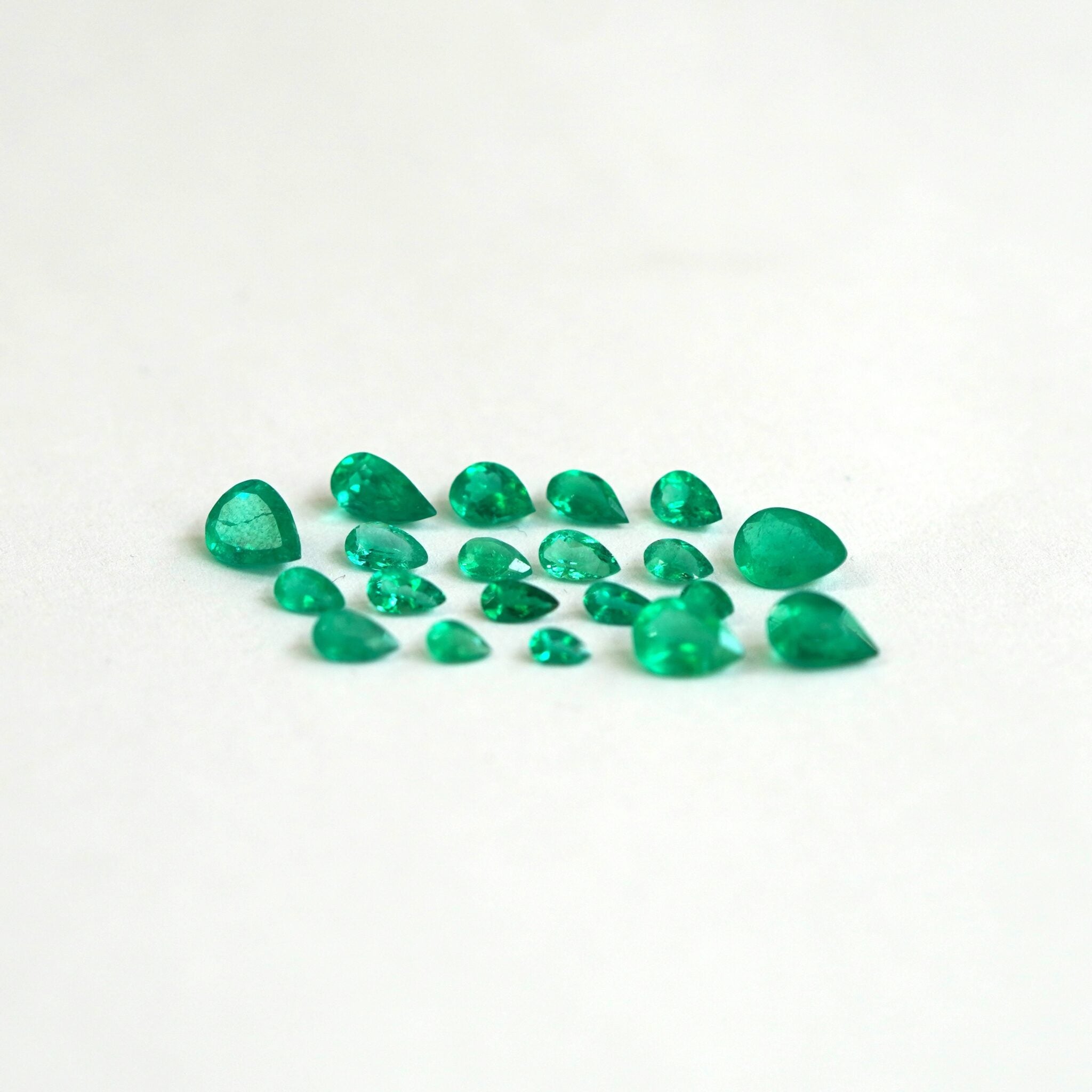 4,17 ct 20 esmeraldas de Muzo