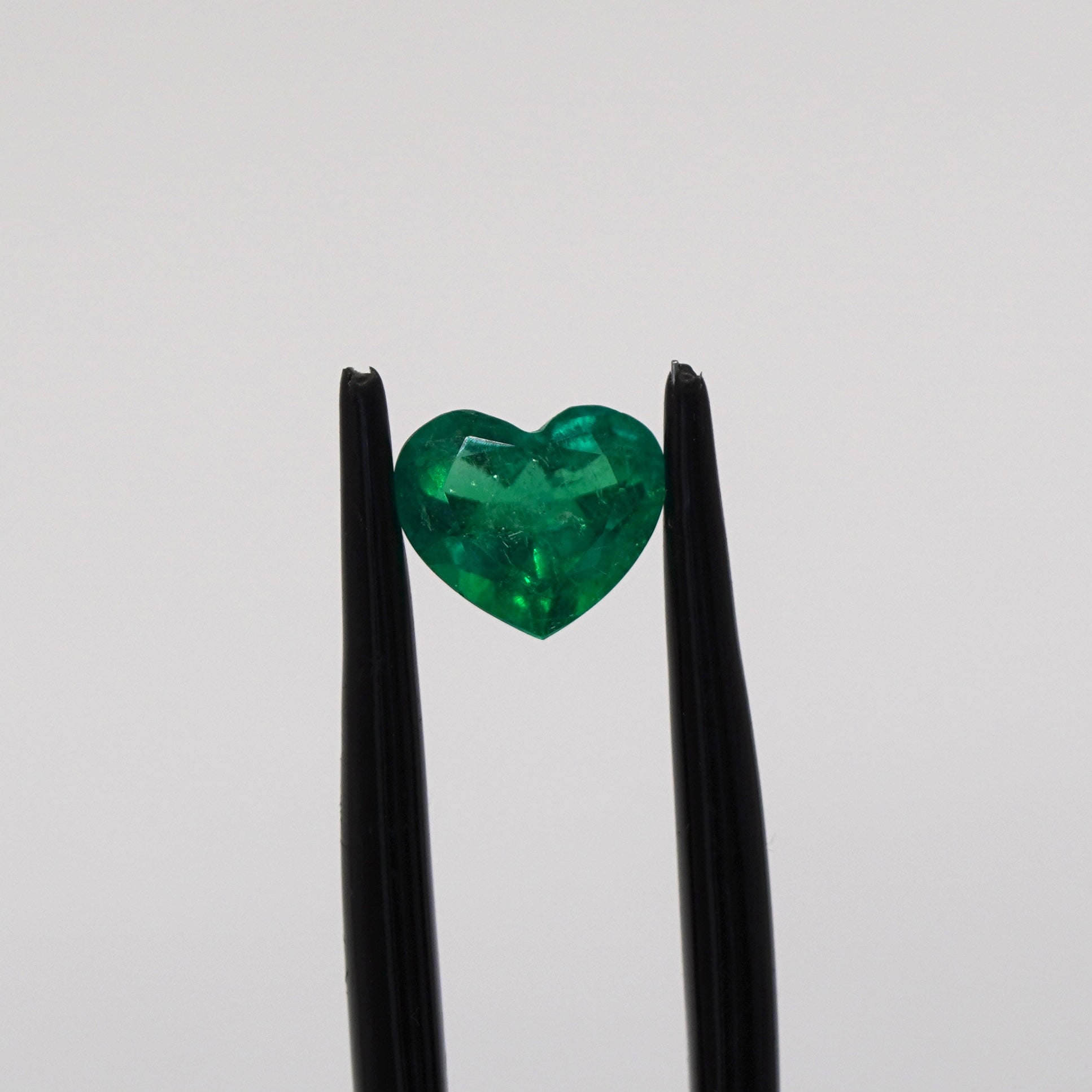 1,38 ct Muzo Corazón Cortado