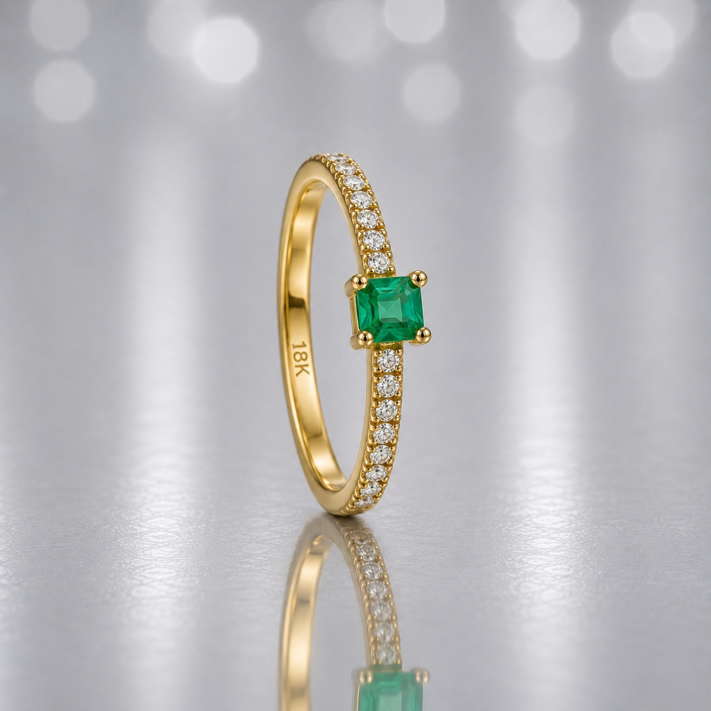 Anillo Resplandor Verde de Diamantes