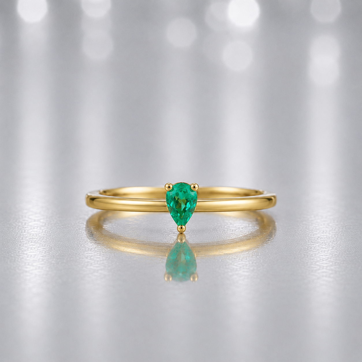 Anillo Gota Esmeralda