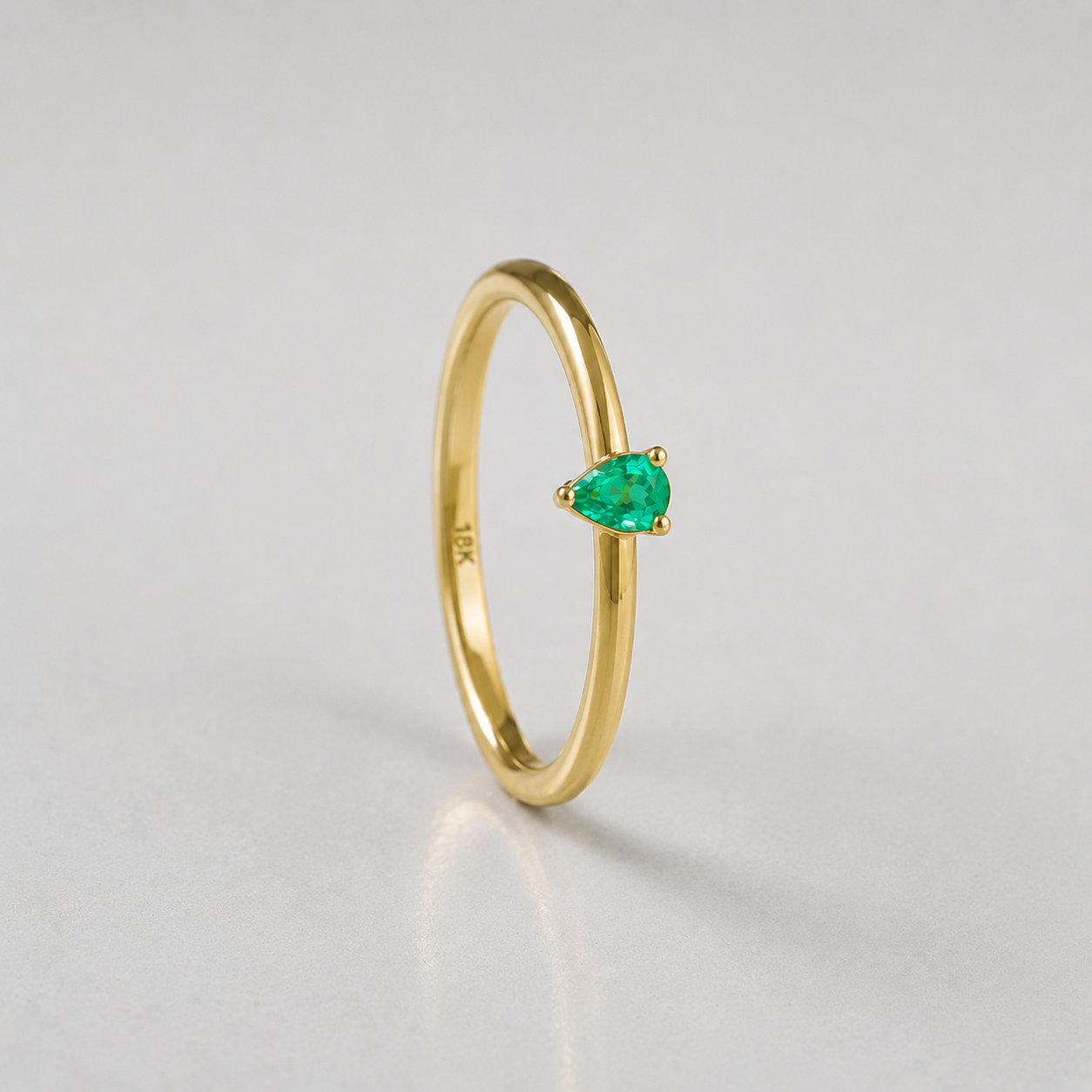 Anillo Gota Esmeralda
